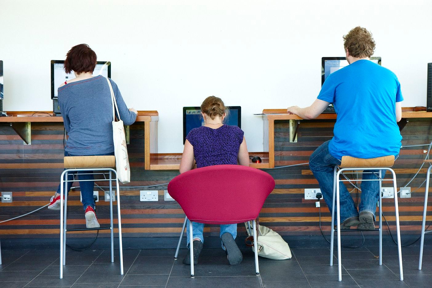 Course Reps serve as the frontline representative of the student voice, representing their peers on course related issues such as late feedback or appealing for clear resources for module assignments. Every Course should have at least one Course Rep per year of study. However, some courses may choose to have more due to cohort size.